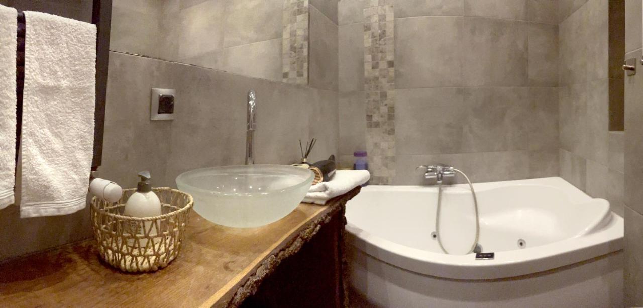 Royal Lazienki. Beautiful Apartment By The Park. Warsaw Ngoại thất bức ảnh